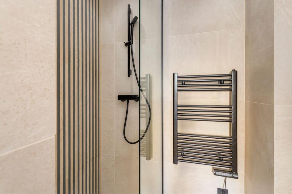 Luxurious 3 Min Walk From Eiffel Tower Apartamento Paris Exterior foto